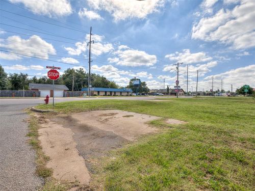4301 S Sunnylane Rd, Del City, OK, 73115-3741 | Card Image