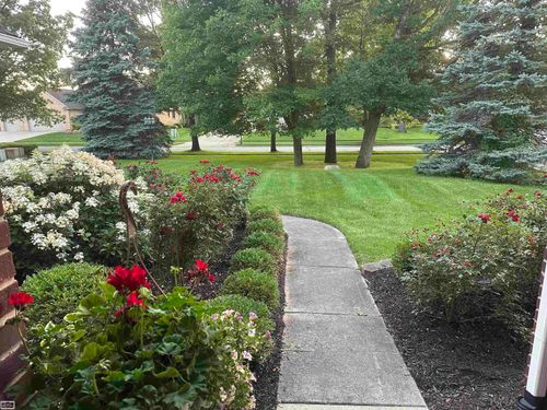 51658 Colonial Dr, Shelby Township, MI, 48316-4308 | Card Image