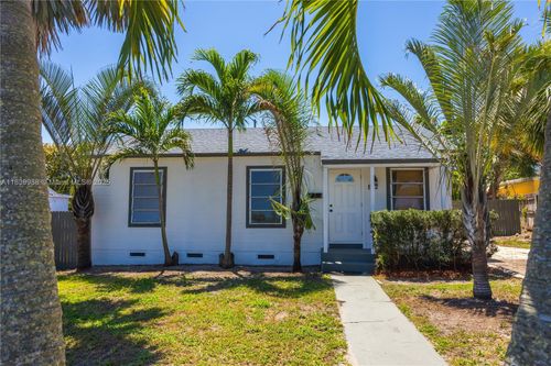 812 33rd St, West Palm Beach, FL, 33407-4706 | Card Image