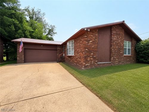805 4th St, Belpre, OH, 45714-2331 | Card Image