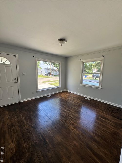 11320 Sherman Ave, Warren, MI, 48089-3037 | Card Image