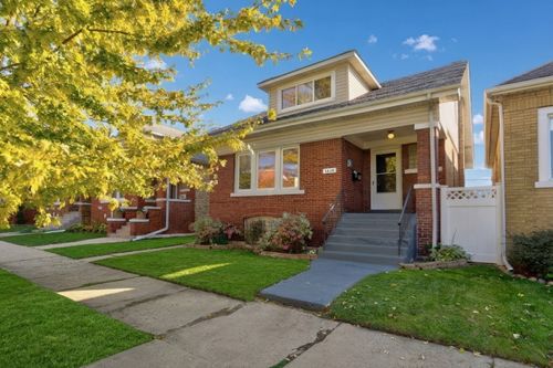 5839 W Eastwood Ave, Chicago, IL, 60630-3321 | Card Image