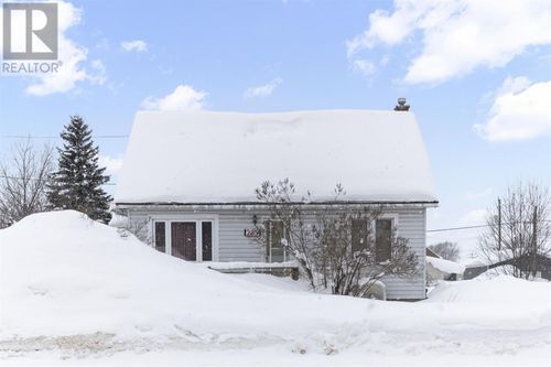 289 Goulais Ave, Sault Ste Marie, ON, P6C5A2 | Card Image