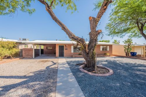 5743 E 3rd Street, Tucson, AZ, 85711 | Card Image