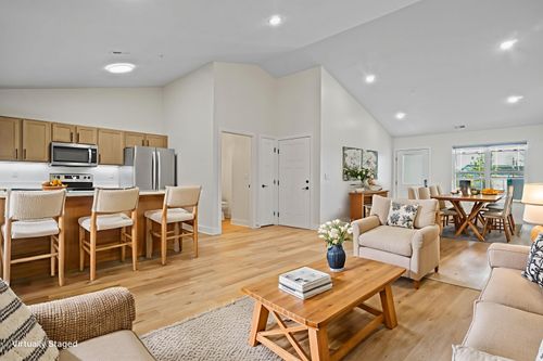 117 Eiche Dr, Slinger, WI, 53086-9208 | Card Image