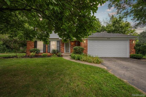 5374 Apple Hill Ct, Flushing, MI, 48433-2401 | Card Image
