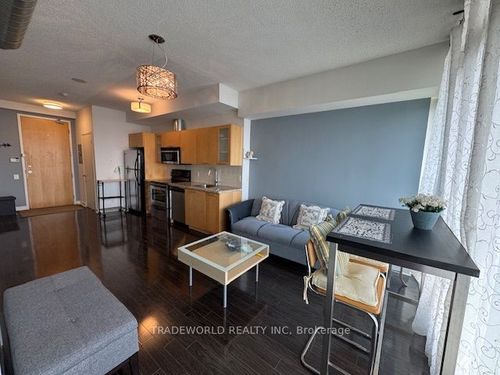 1805-33 Mill St, Toronto, ON, M5A3R3 | Card Image