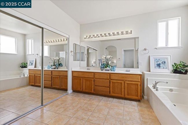 318 Titan Way, House other with 4 bedrooms, 3 bathrooms and 5 parking in Hercules CA | Image 21