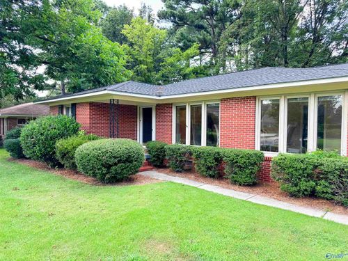 2106 Woodmont Dr Se, Decatur, AL, 35601-6652 | Card Image