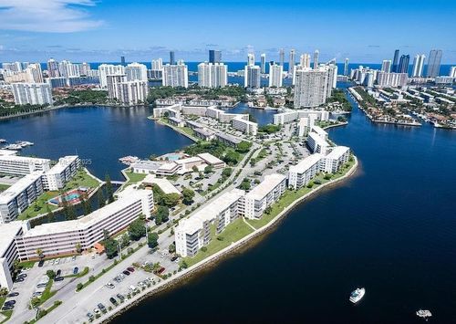 apt-n311-2920 Point East Dr, Aventura, FL, 33160-5044 | Card Image