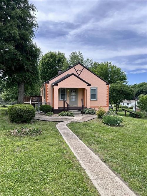 1816 South 40th Street, St Joseph, MO, 64507 | Card Image