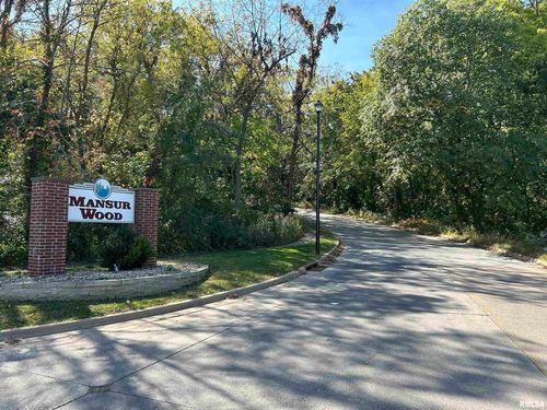 809 Foret Mansur, Carbon Cliff, IL, 61239-7022 | Card Image