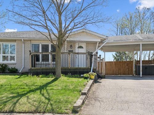40 Nora Crt, Cambridge, ON, N3C3N1 | Card Image