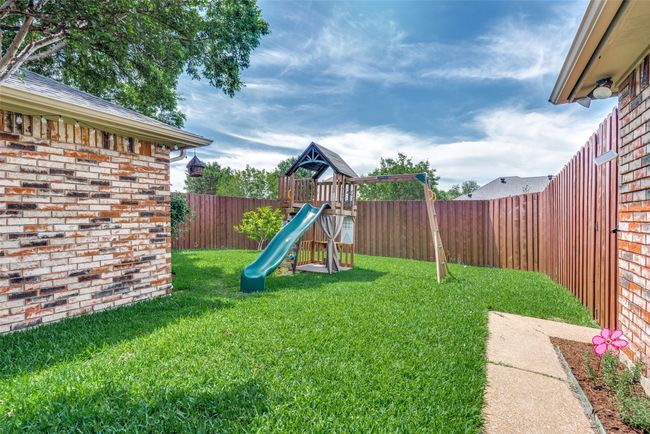 2332 Heatherwoods Way, House other with 3 bedrooms, 3 bathrooms and null parking in Carrollton TX | Image 35