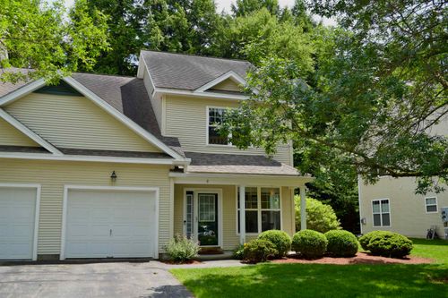 8 Irene Ave, Essex, VT, 05452-4429 | Card Image