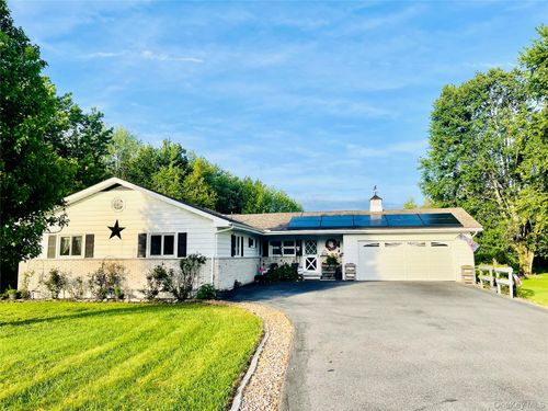 137 Cross Rd, Goshen, NY, 10924-6302 | Card Image