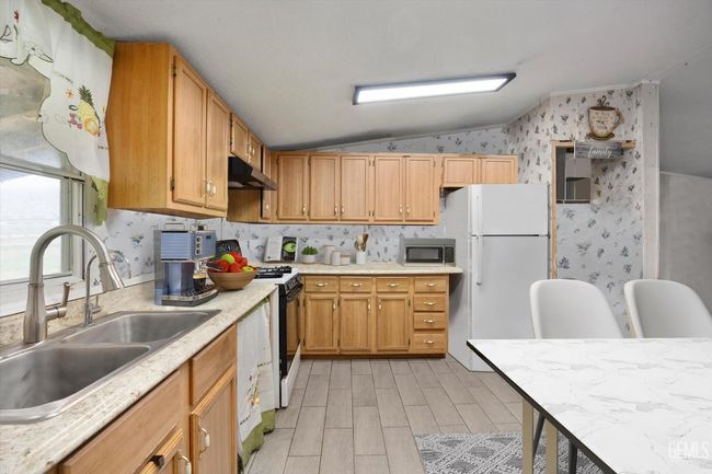 20411 Pegasus St, House other with 3 bedrooms, 2 bathrooms and null parking in Tehachapi CA | Image 8