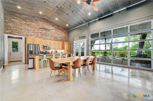 464 County Road 471, Gonzales, TX, 78629-6738 | Card Image