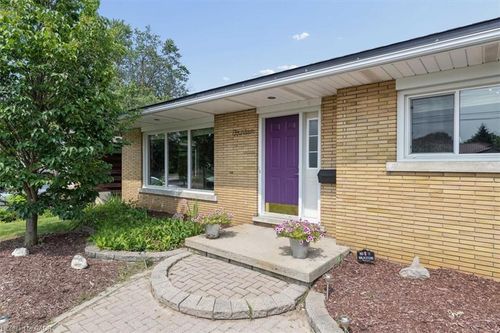 14 Cambridge Avenue, Kitchener, ON, N2B1N4 | Card Image