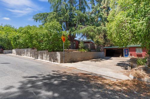 207 Lane St, Modesto, CA, 95354-1333 | Card Image