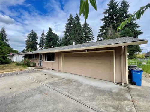 4301 Ne 137th Ave, Vancouver, WA, 98682-6526 | Card Image