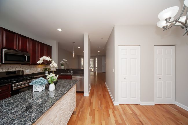 90 Legacy Ln, Townhouse with 3 bedrooms, 3 bathrooms and 2 parking in Wheeling IL | Image 12