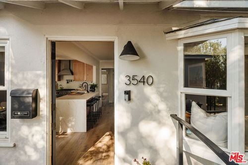 3540 Maplewood Ave, Los Angeles, CA, 90066-1727 | Card Image