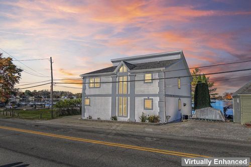 2076 S Long Lake Rd, Fenton, MI, 48430-1485 | Card Image