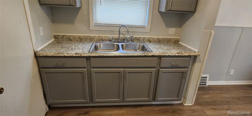 17540 Asbury Park, Detroit, MI, 48235-3101 | Card Image