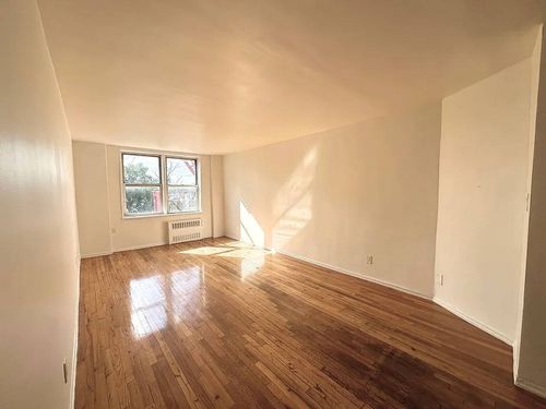 3ff-224-10 Jamaica Ave, Queens Village, NY, 11428-2034 | Card Image