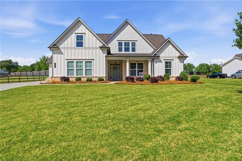 77 Wallace Dr, Winder, GA, 30680-4669 | Card Image