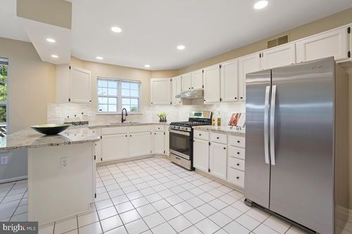 46395 Hampshire Station Dr, STERLING, VA, 20165-6467 | Card Image