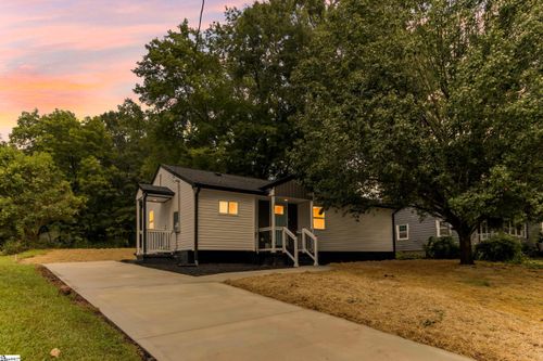 12 E Decatur St, Greenville, SC, 29617-7614 | Card Image