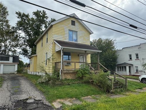 611 Mason St, Niles, OH, 44446-3051 | Card Image