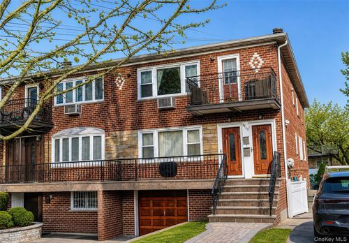 42-19 195th St, Flushing, NY, 11358-3025 | Card Image