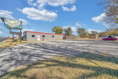 514 N Van Buren Ave, Elk City, OK, 73644-4261 | Card Image