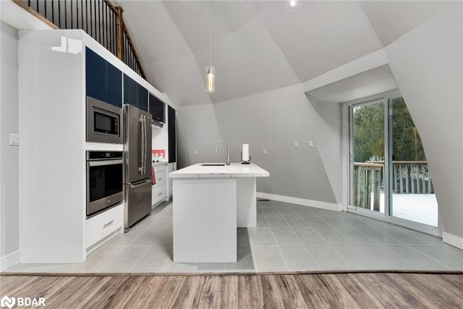 47 Campbell Ave, House other with 4 bedrooms, 2 bathrooms and 10 parking in Oro-Medonte ON | Image 4