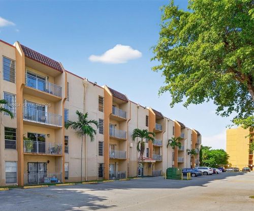 4-4841 Nw 7th St, Miami, FL, 33126-2176 | Card Image