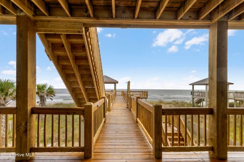 1282 New River Inlet Rd, N Topsail Beach, NC, 28460-9252 | Card Image
