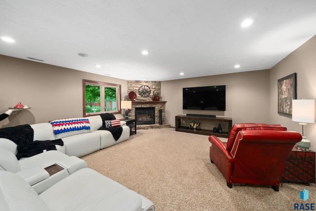 4400 E Aster Cir, House other with 5 bedrooms, 4 bathrooms and null parking in Sioux Falls SD | Image 40