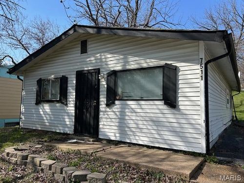 7511 Blanding Drive, Ferguson, MO, 63135 | Card Image