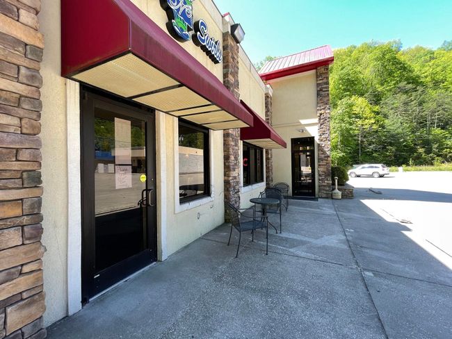 3256 Blacklog Rd, Home with 0 bedrooms, 2 bathrooms and null parking in Inez KY | Image 13