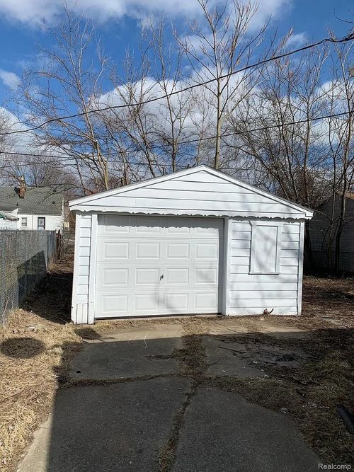 20244 Oakfield St, Detroit, MI, 48235-2147 | Card Image