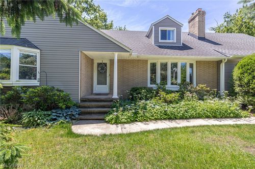 37849 French Creek Rd, Avon, OH, 44011-1762 | Card Image