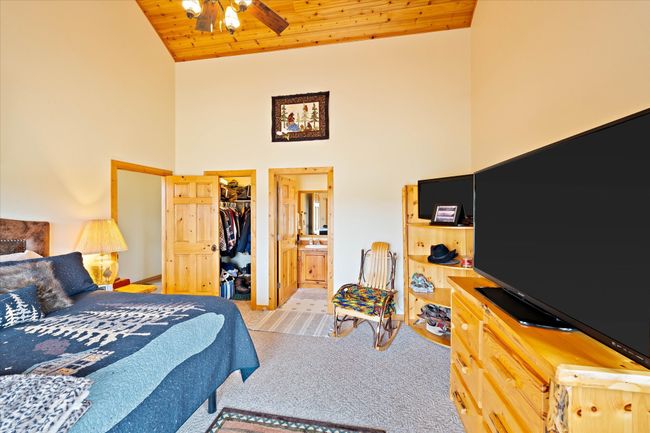 Main Cabin - Primary bedroom | Image 35