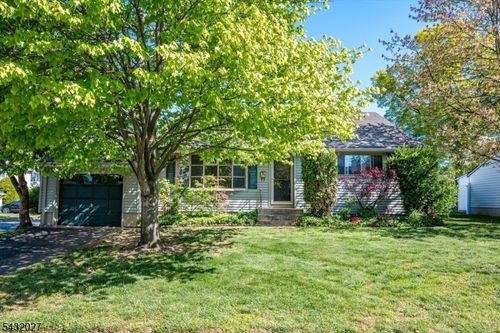 26 Farrell Ave, Colonia, NJ, 07067-1136 | Card Image