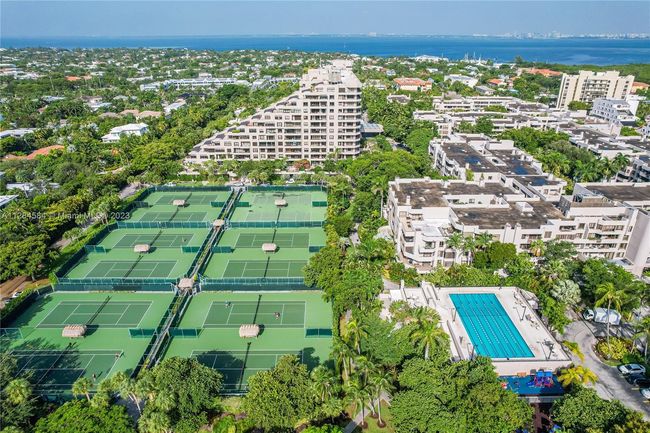 APT-543 - 151 Crandon Blvd, Condo with 3 bedrooms, 3 bathrooms and null parking in Key Biscayne FL | Image 44