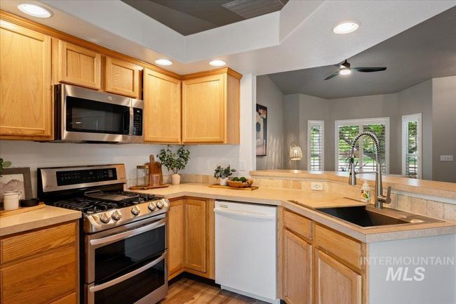 10972 W Spring River St, House other with 3 bedrooms, 3 bathrooms and 2 parking in Boise ID | Image 11