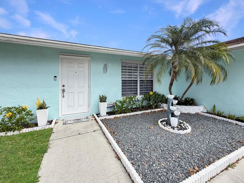 110 Bobwhite Rd, Royal Palm Beach, FL, 33411-1717 | Card Image