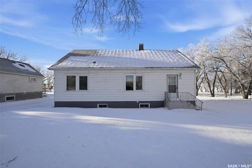 208 2nd Avenue E, Nokomis, SK, S0G3R0 | Card Image